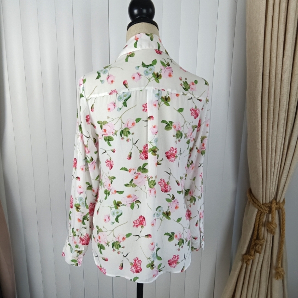 Express Womens Blouse. - Picture 3 of 10